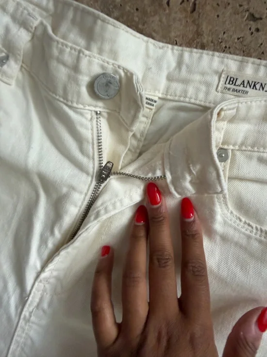 Blank NYC THE BAXTER Women’s Cream Color Straight Leg Jeans Raw Hem LIKE NEW 30 - Picture 4 of 8